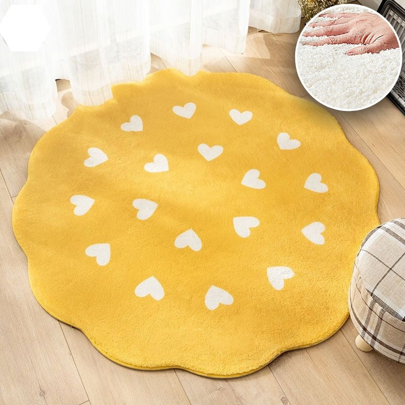 tapis rond avec des cœurs