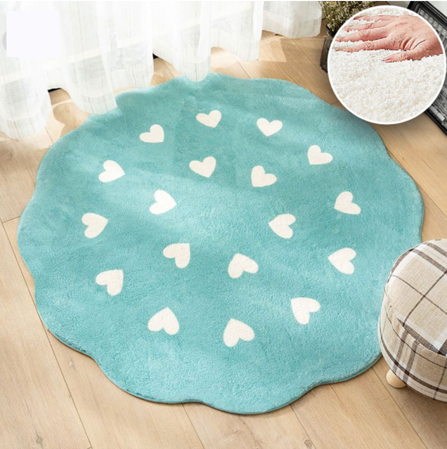 Tapis rond avec des cœurs