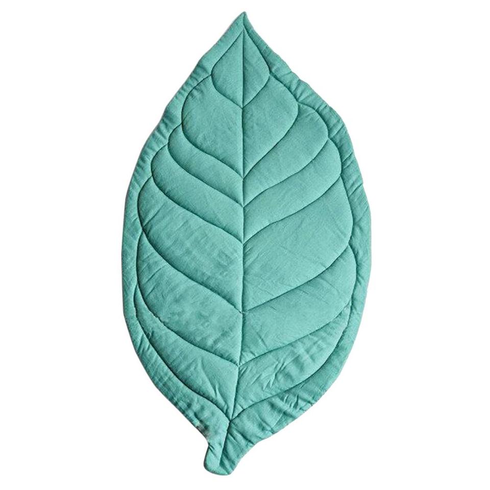 Tapis feuille bleu pour chambre de bébé